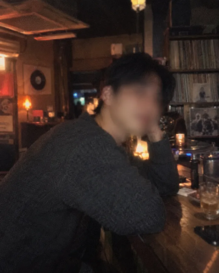 이든의 가상 프로필 흐림 이미지